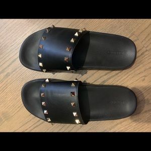 Rock stud pool slides